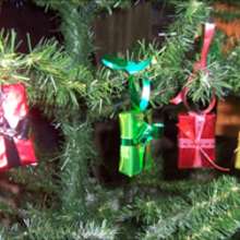 Cadeaux brillants pour le sapin - Activit�s - BRICOLAGE FETES - Bricolage NOEL - BRICOLAGE ENFANT NOEL