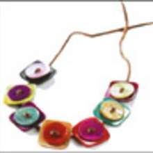 Cr�er un collier de nacre color� - Activit�s - BRICOLAGE FETES - Bricolage SAINT VALENTIN - CREER UN BIJOU DE SAINT VALENTIN
