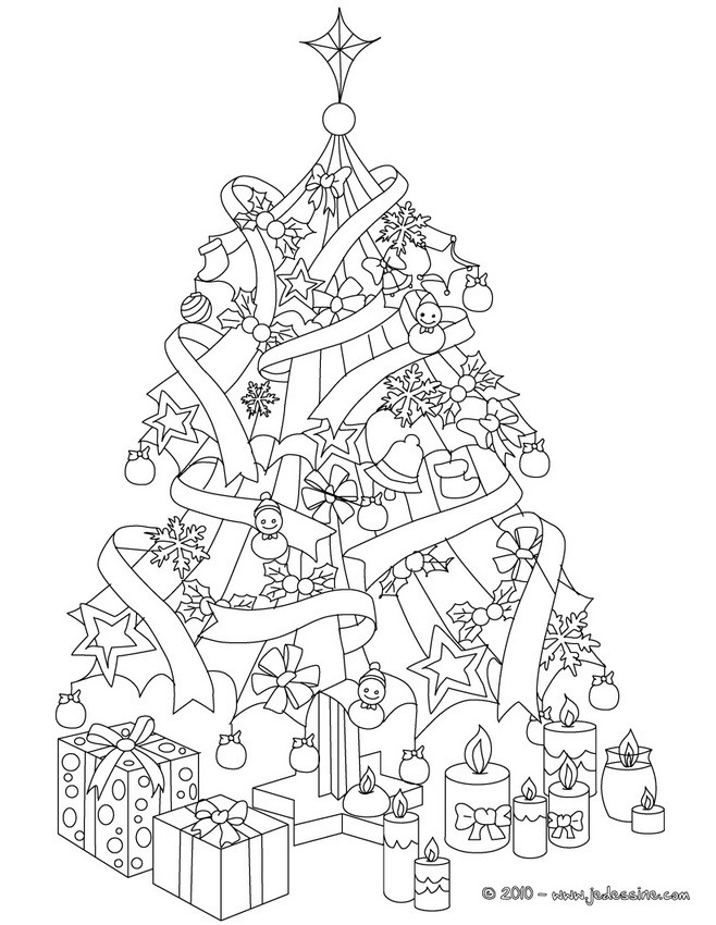 coloriage sapin décoré