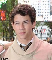 Nick Jonas : il aurait offert une bague &agrave; Miley Cyrus ! - Nick Jonas