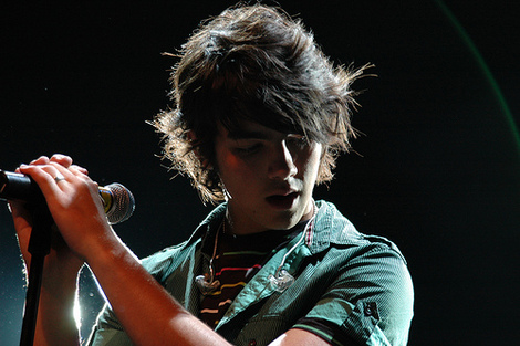Joe Jonas par Jonas Brothers Official