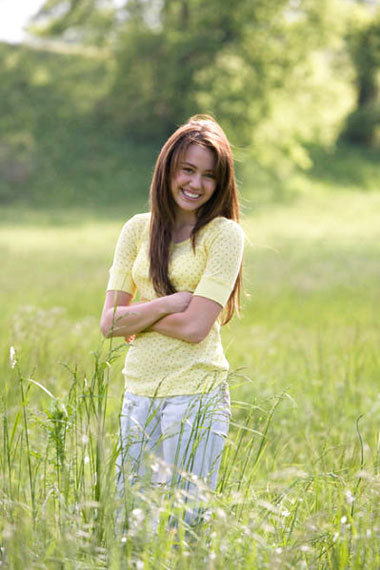 http://images.jedessine.com/_uploads/membres/articles/20100727/9wkkp_hannah_montana_le-film-1.jpg