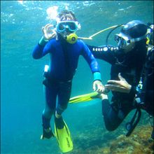 Le bapteme de plongée sous-marine - Lecture - REPORTAGES pour enfant - Sport