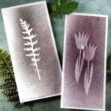 Cartes à motifs de plantes pressées