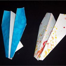 Fabriquer un avion en papier.