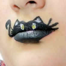 Maquillage sur bouche - Le chat noir